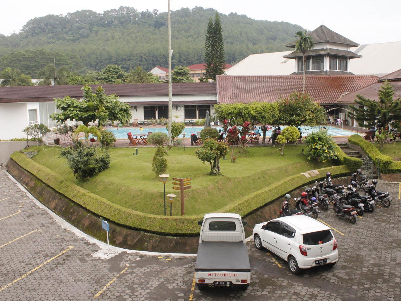 ฟรอนต์ วัน รีสอร์ต มาเกลัง Hotel มาเกอลัง ภายนอก รูปภาพ